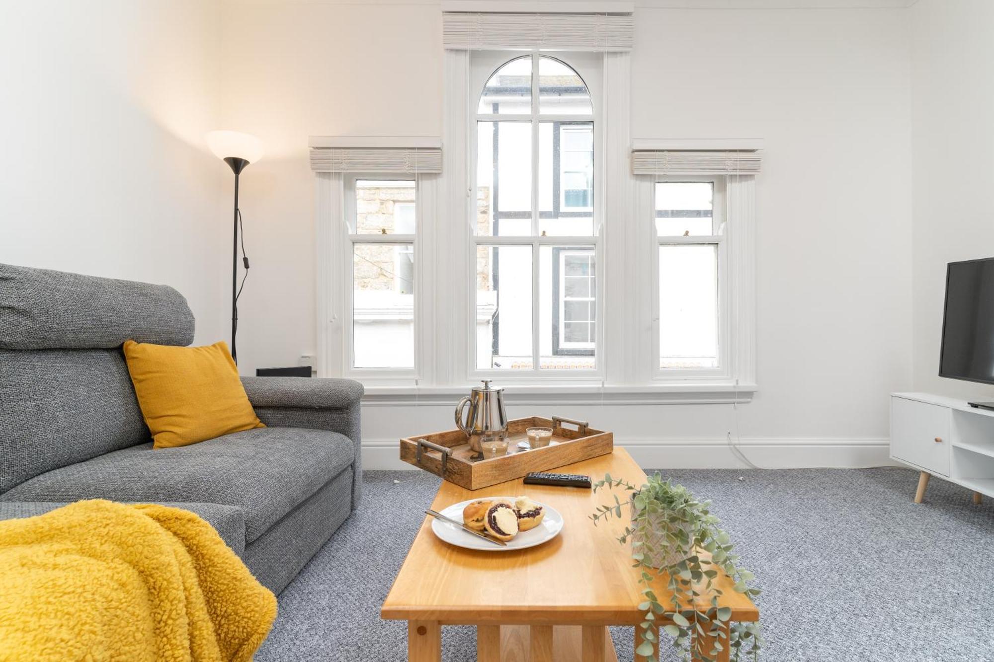 Bright~ Town Center~ 2 Bed~penzance Holiday home Penzance