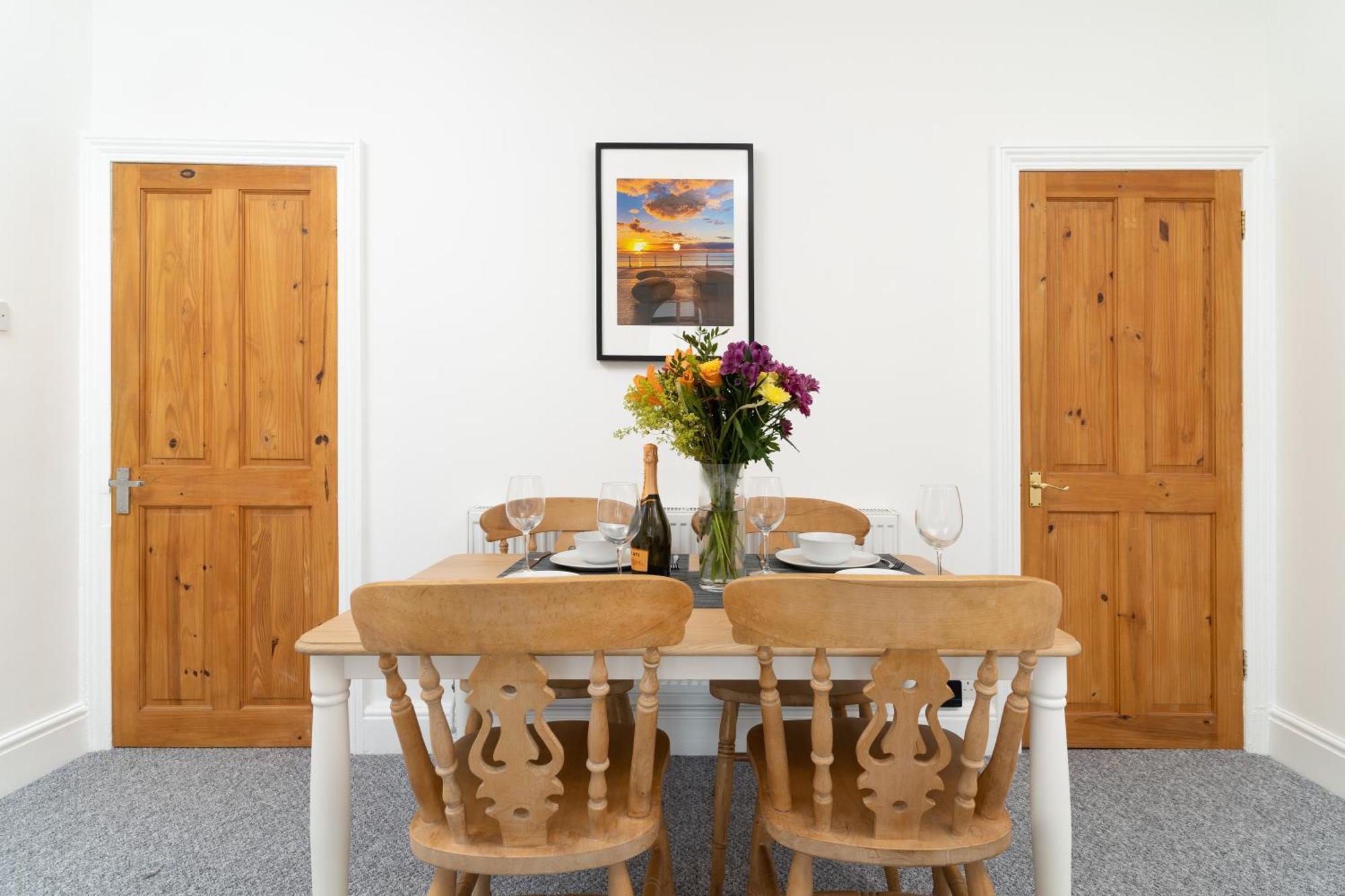 Bright~ Town Center~ 2 Bed~penzance *